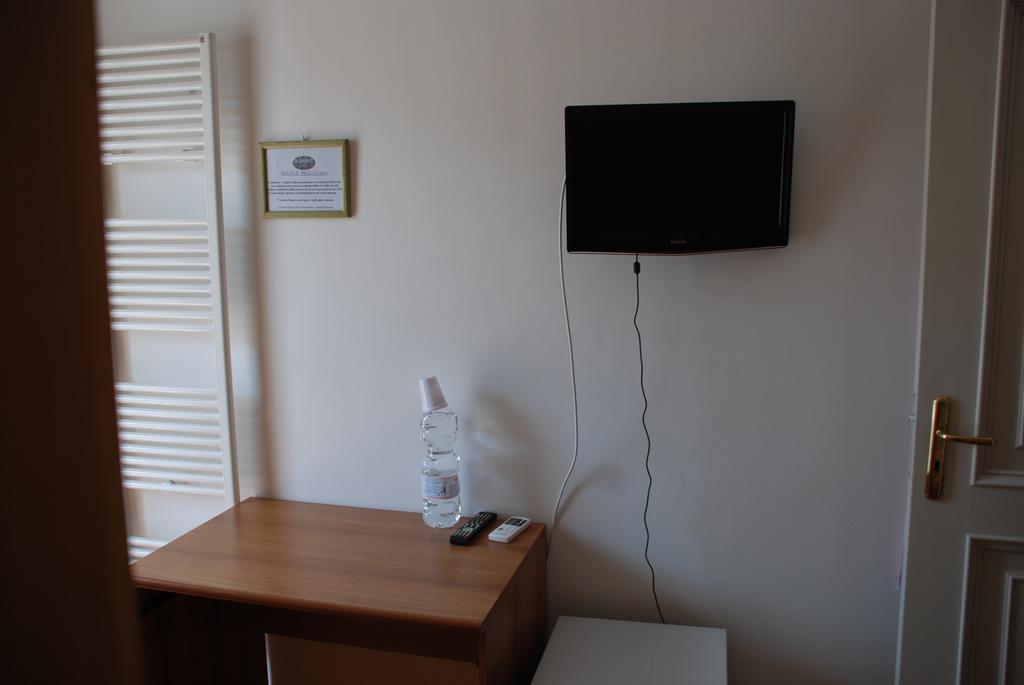 B&B Al Giardino เลชเช ภายนอก รูปภาพ